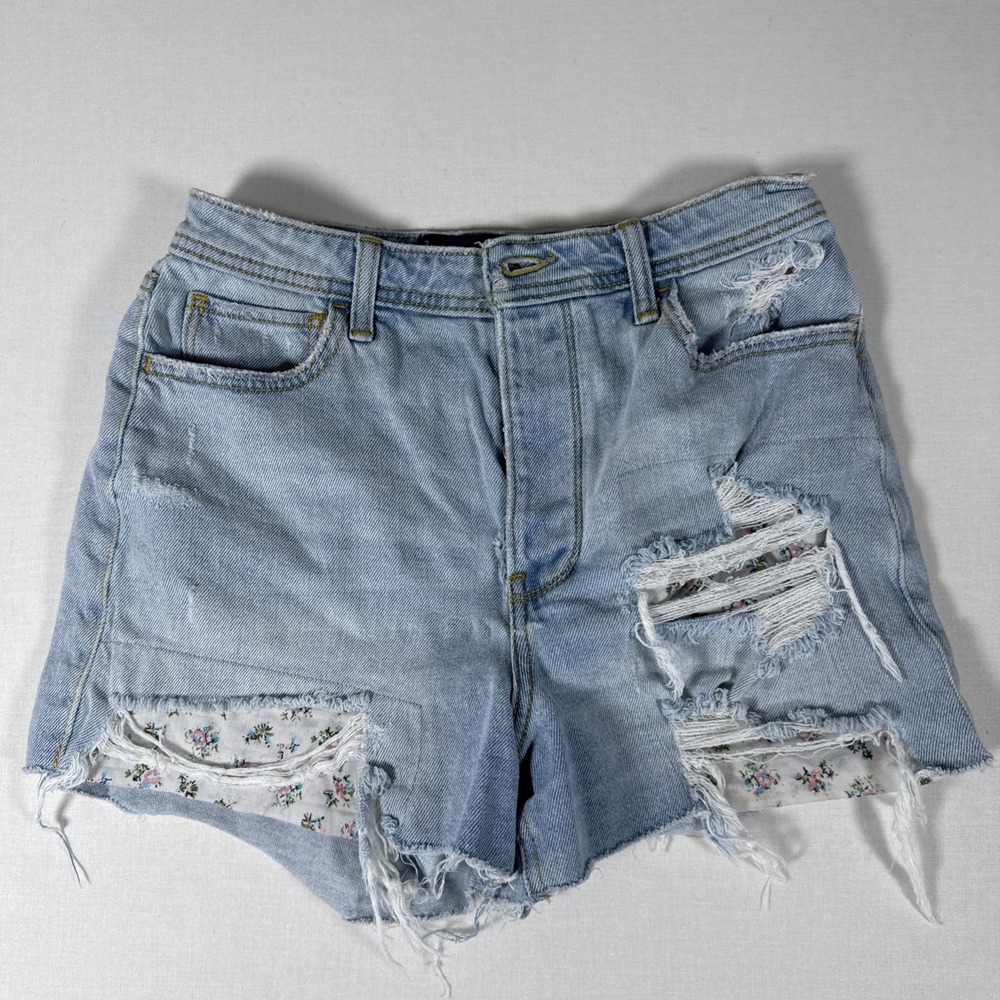 Hollister Ultra High-Rise Mom Shorts Distressed Floral Light Wash Size 3 W26